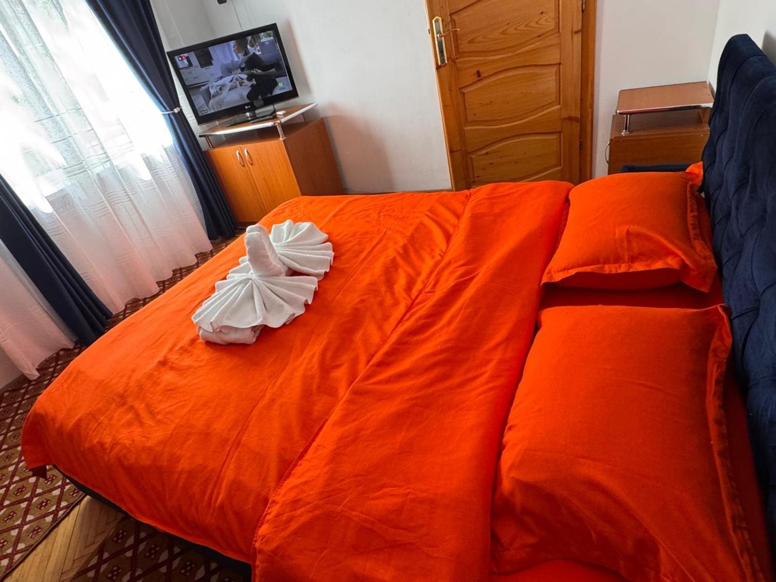 Linen Tree Apartment Baile Herculane Bagian luar foto